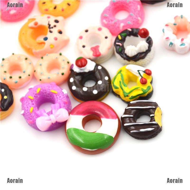 Bộ 10 Bánh Kem Nhựa Kích Thước 1-4cm Dùng Trang Trí Búp Bê