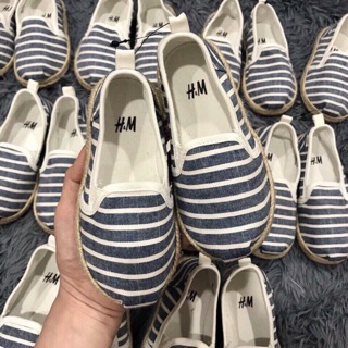Slip on cho bé trai