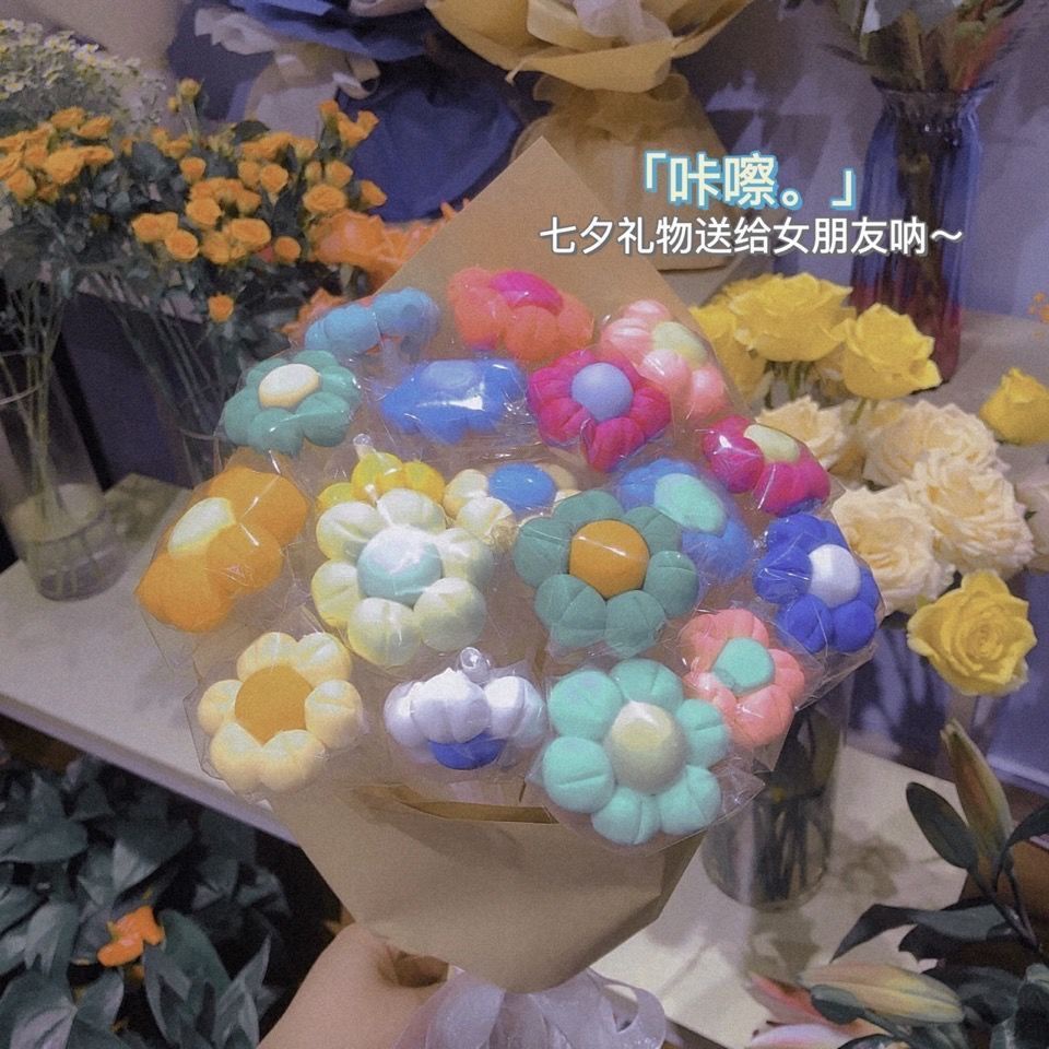 Bó hoa đất sét làm quà tặng cho bạn gái