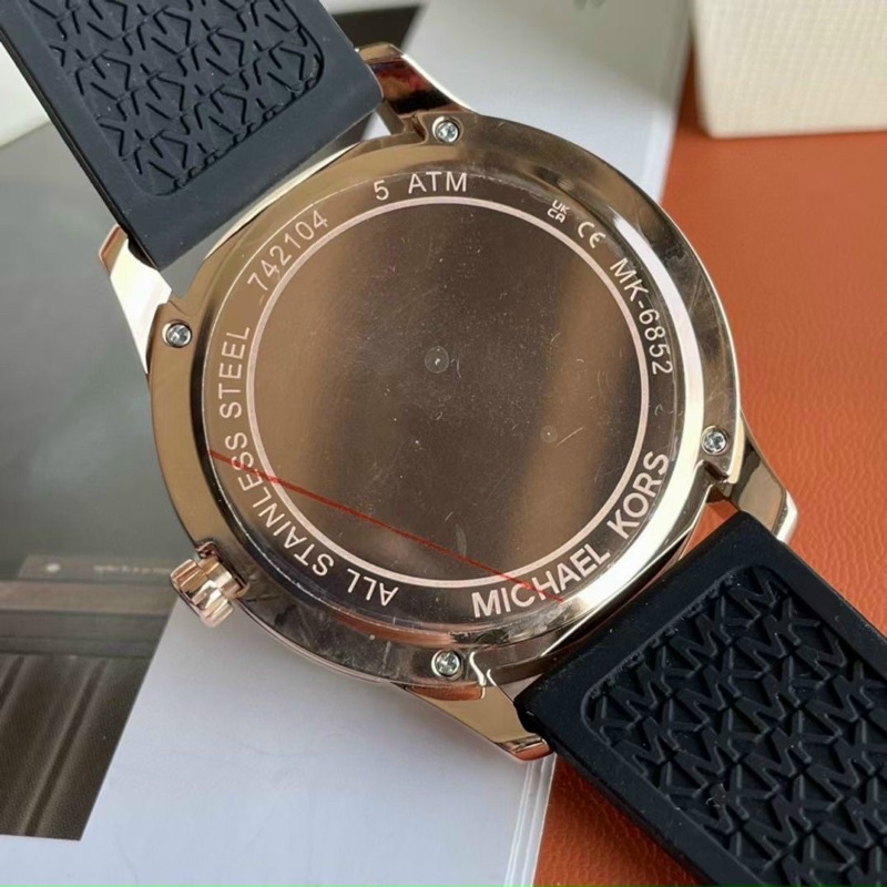 Đồng Hồ Michael Kors Nữ MK6852 Dây Cao Su 40mm