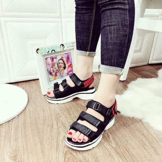 Giày scandal s