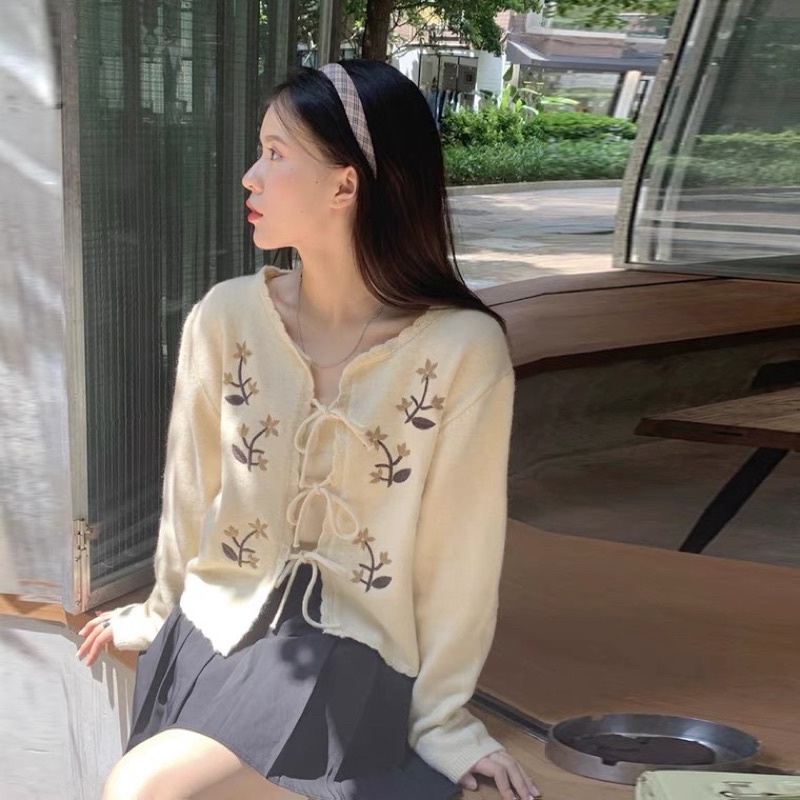 Set áo cardigan thêu hoa và áo 2 dây ngắn - Hàng order