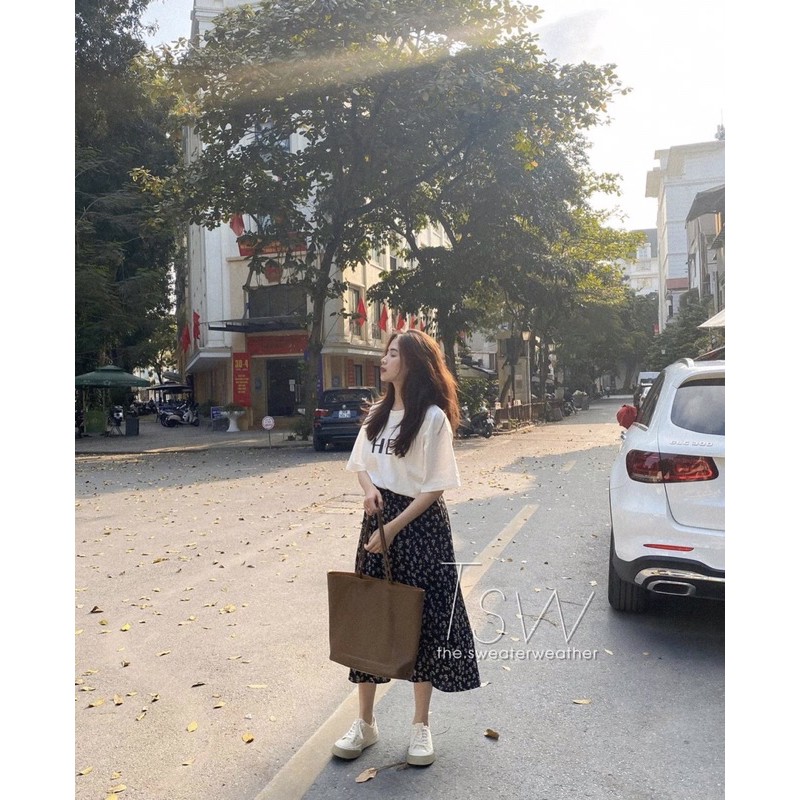 (Có sẵn) Chân váy hoa cỏ + áo phông her | BigBuy360 - bigbuy360.vn