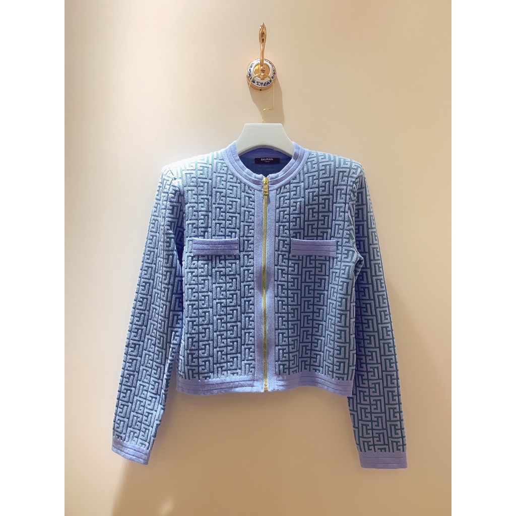 Áo khoác nữ dài tay Balmain, hoạ tiết dập nổi độc đáo