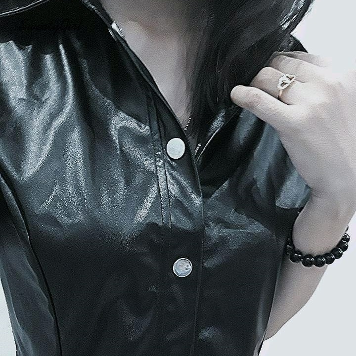 Áo Sơ Mi Tay Ngắn Cổ Bẻ Cài Nút Chất Liệu Da PU Dáng Ôm Màu Trơn Thời Trang Cho Nữ