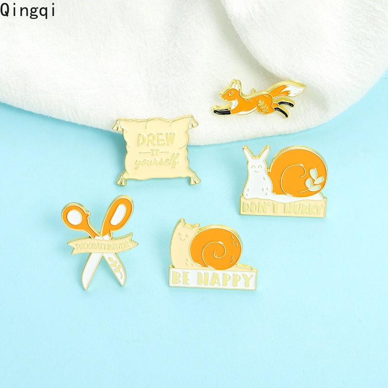 Ghim cài áo Miss Zoe họa tiết hoạt hình ngộ nghĩnh