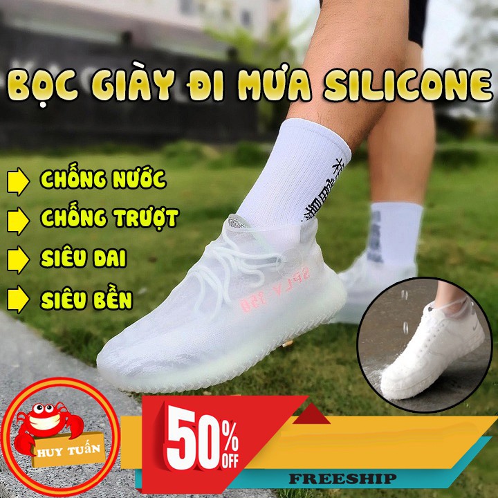 Bọc giày khi đi mưa bằng silicon siêu dai chống nước cực kì tốt giúp bảo vệ đôi giày của bạn khỏi trời mưa