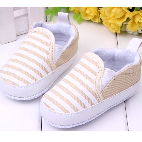 Đôi sneaker vải canvas họa tiết sọc cho bé trai