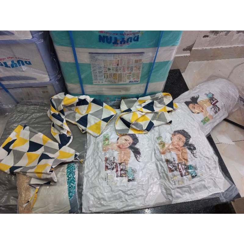 combo của khách 3 chăn cotton và 2 gối 50 70