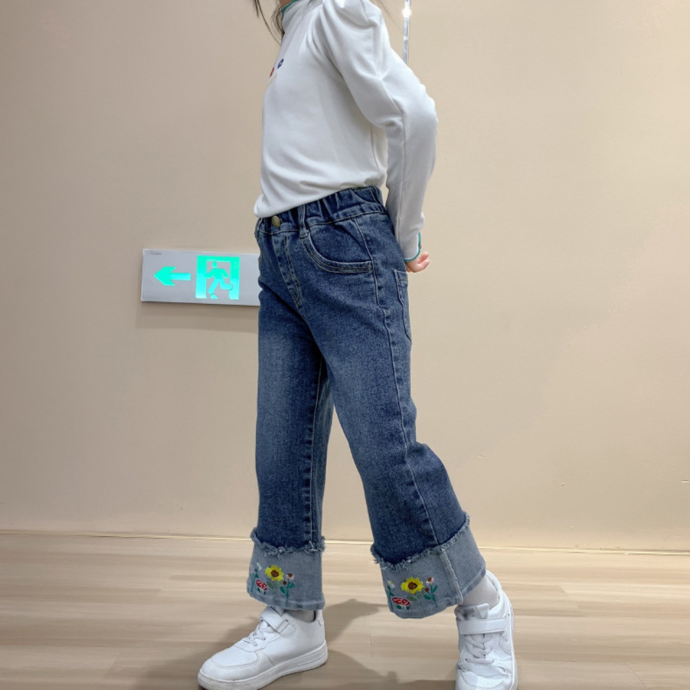Quần Jeans Thêu Hoa Cho Bé Gái