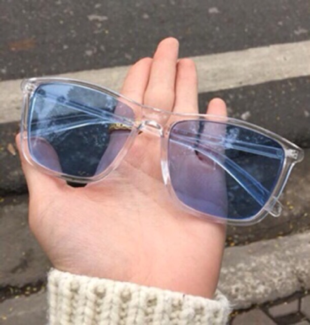 Kính Tây trong nhiều màu | BigBuy360 - bigbuy360.vn