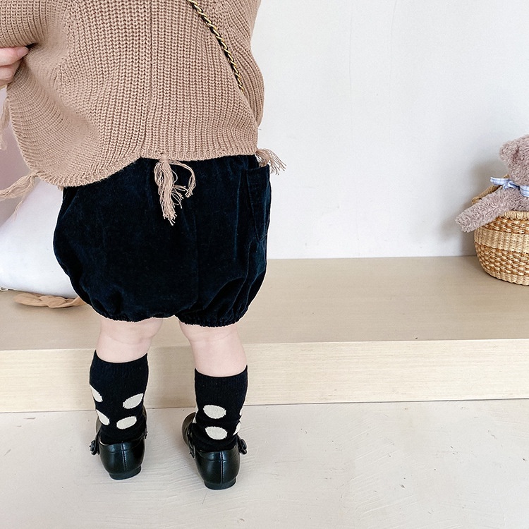 Quần short vải nhung màu sắc đơn giản cho bé gái