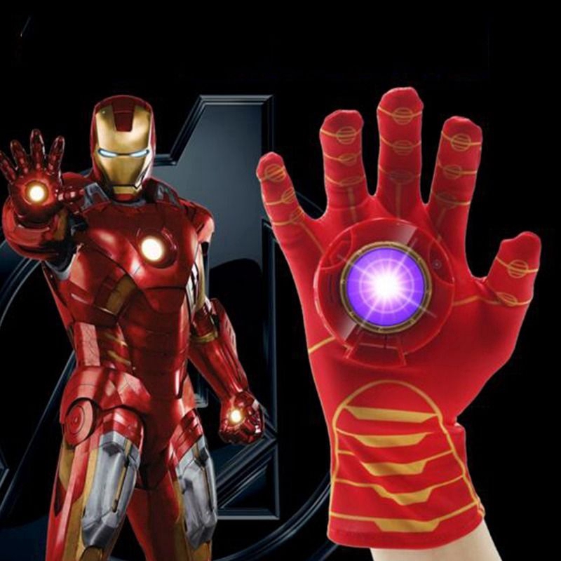 Găng tay người sắt và đèn chiếu hóa trang nhân vật phim The Avengers