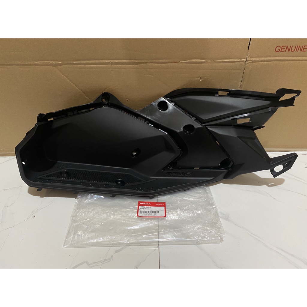 Tấm bắt sàn trái - sàn để chân HONDA AIR BLADE 125 năm 2015-2016-2017-2018. (64321K66V00)