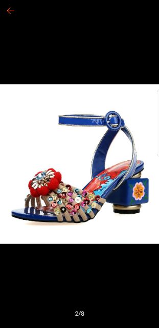 Guốc phong cách cổ điển