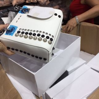 Túi đính đinh cao cấp