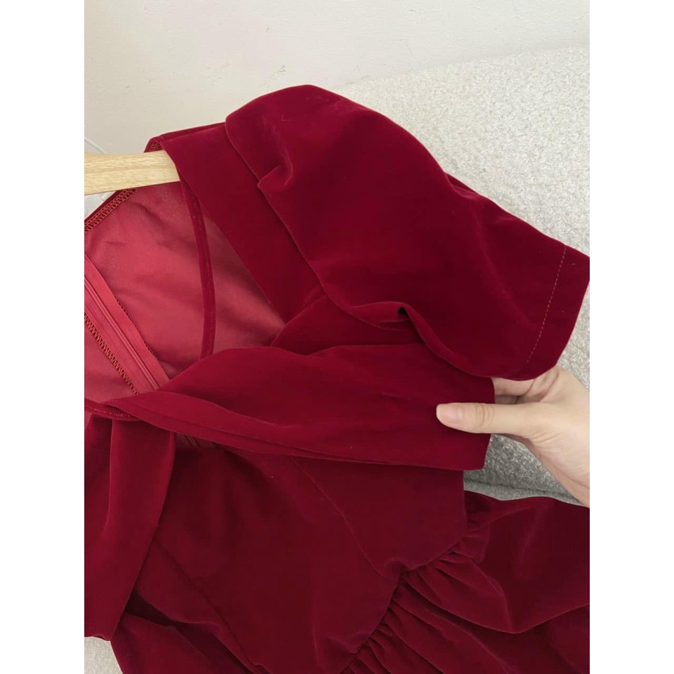 Đầm nhung xoắn cổ yếm tay phồng màu đỏ/đen NÀNG CLOSET