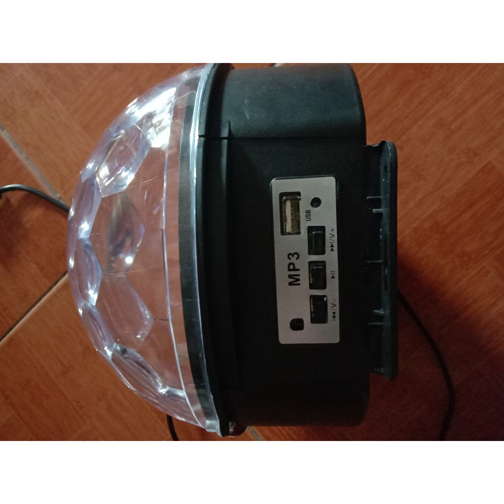 [GIÁ TỐT] ĐÈN LED QUẢ CẦU QUAY CẢM ỨNG XOAY PHA LÊ 7 MÀU NHẤP NHÁY THEO NHẠC(TẶNG KÈM USB VÀ ĐIỀU KIỂN)