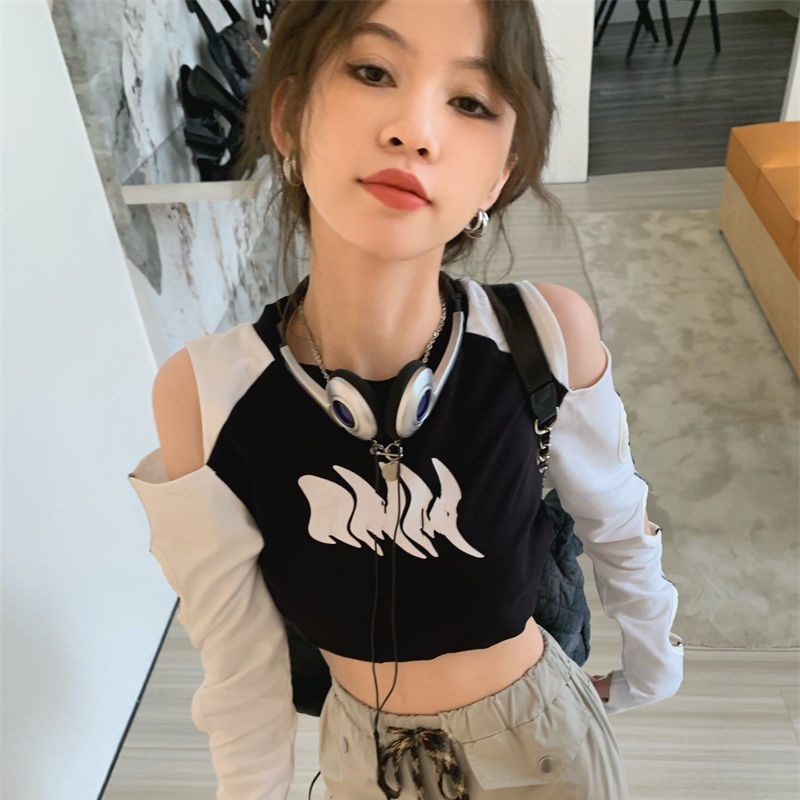 Áo kiểu COZOKC tay dài trễ vai thiết kế khoét lỗ cá tính thời trang