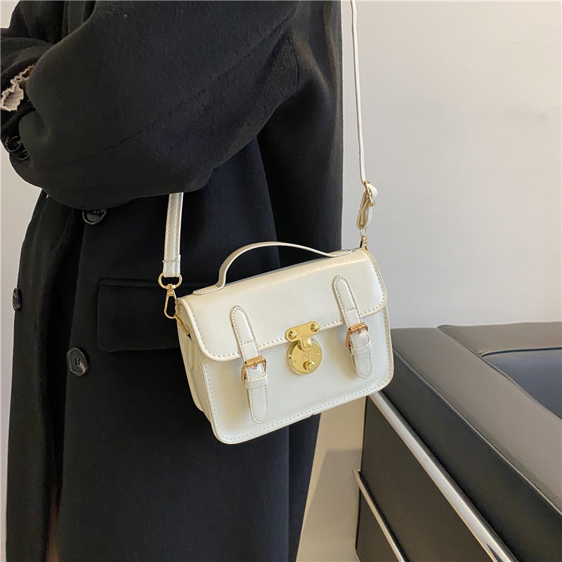 Túi đeo vai hình vuông cỡ nhỏ phối dây xích kiểu retro thời trang