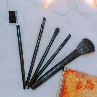 Bộ cọ 5 cây đồng giá 50k