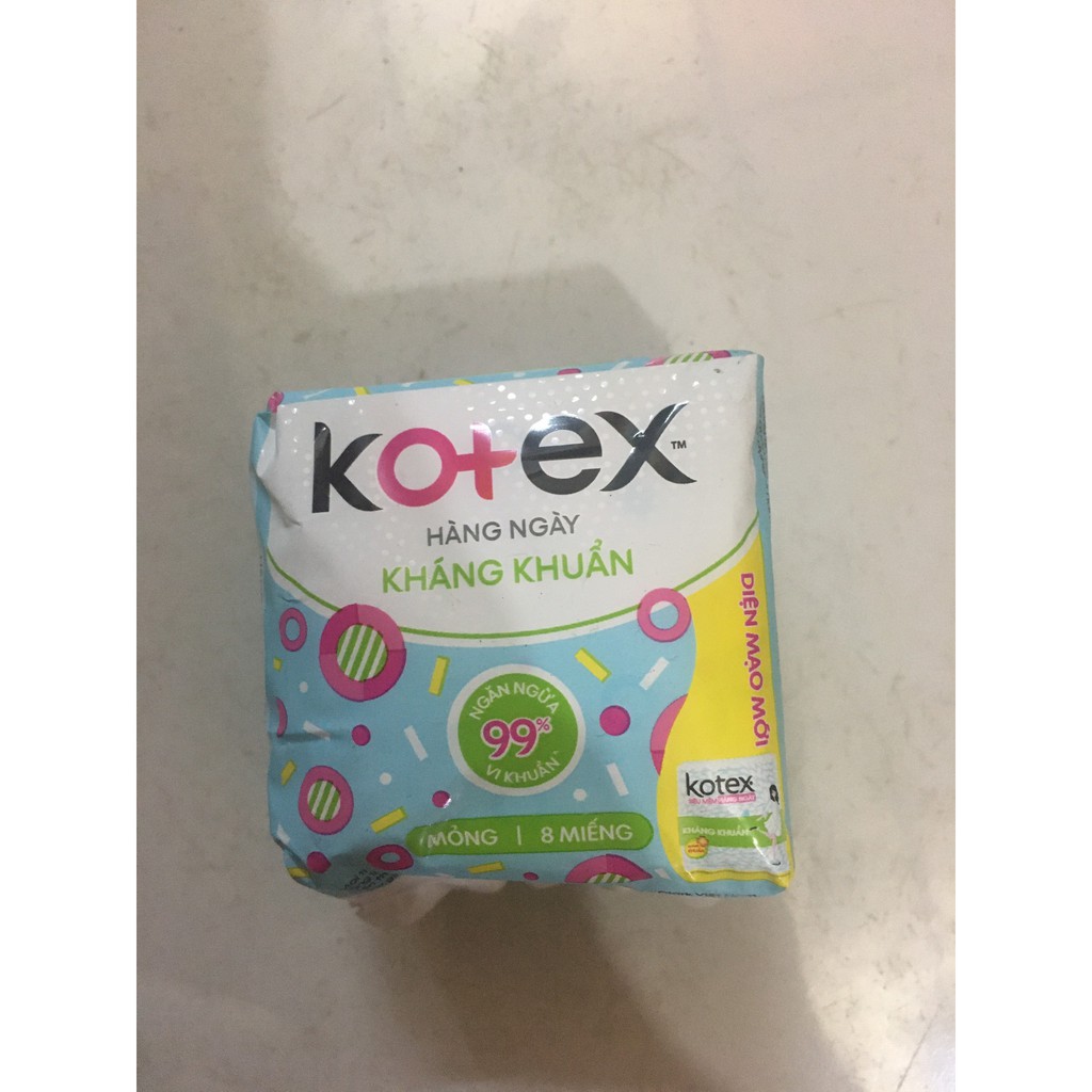 Băng Vệ Sinh Kotex Hàng Ngày Kháng Khuẩn gói 8 miếng