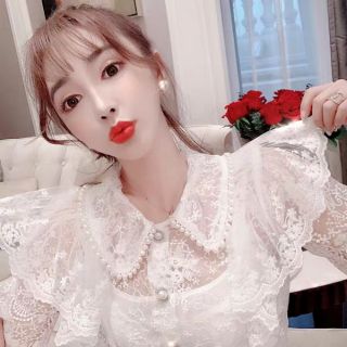 Áo ren cổ ngọc phối siêu xinh,chất ren mềm mịn,mặc mát