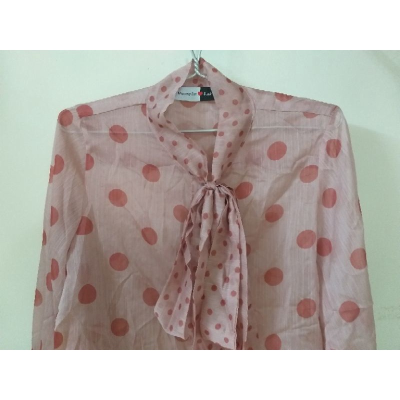 Áo sơmi voan tơ hồng chấm bi size S- M thanh lý