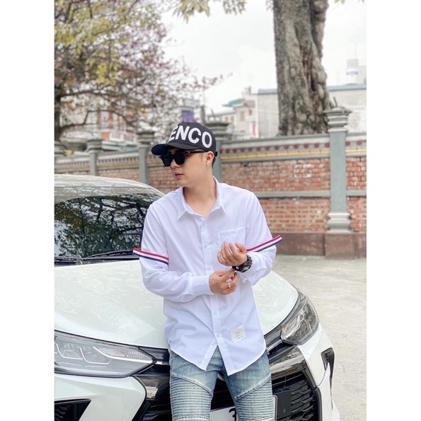 Sơ Mi Thom Browne 3 vạch ở cổ LAM'S STORE ,sọc đỏ vạt áo, chất liệu cao cấp ,thoáng mat