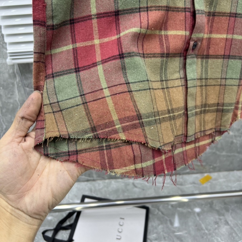 Sơ mi đỏ kẻ rách cực ngầu