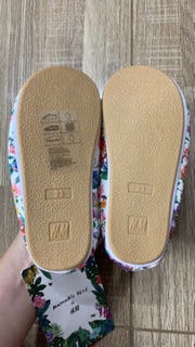 Giày hoa H&M cho bé