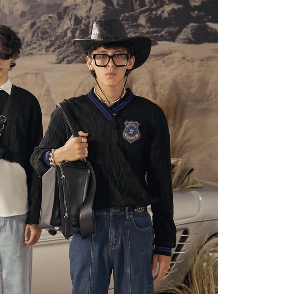 BLANKESPACE Áo Sweater Len Tay Dài Thomb Sweater Vải Dệt Tặng Phụ Kiện Gài Tháo Rời Thời Trang Nam Nữ Unisex