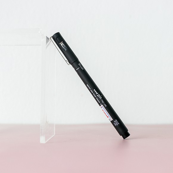 Bút lông viết chữ calligraphy Uni Pin Fine Line - Brush - Màu đen (Black)