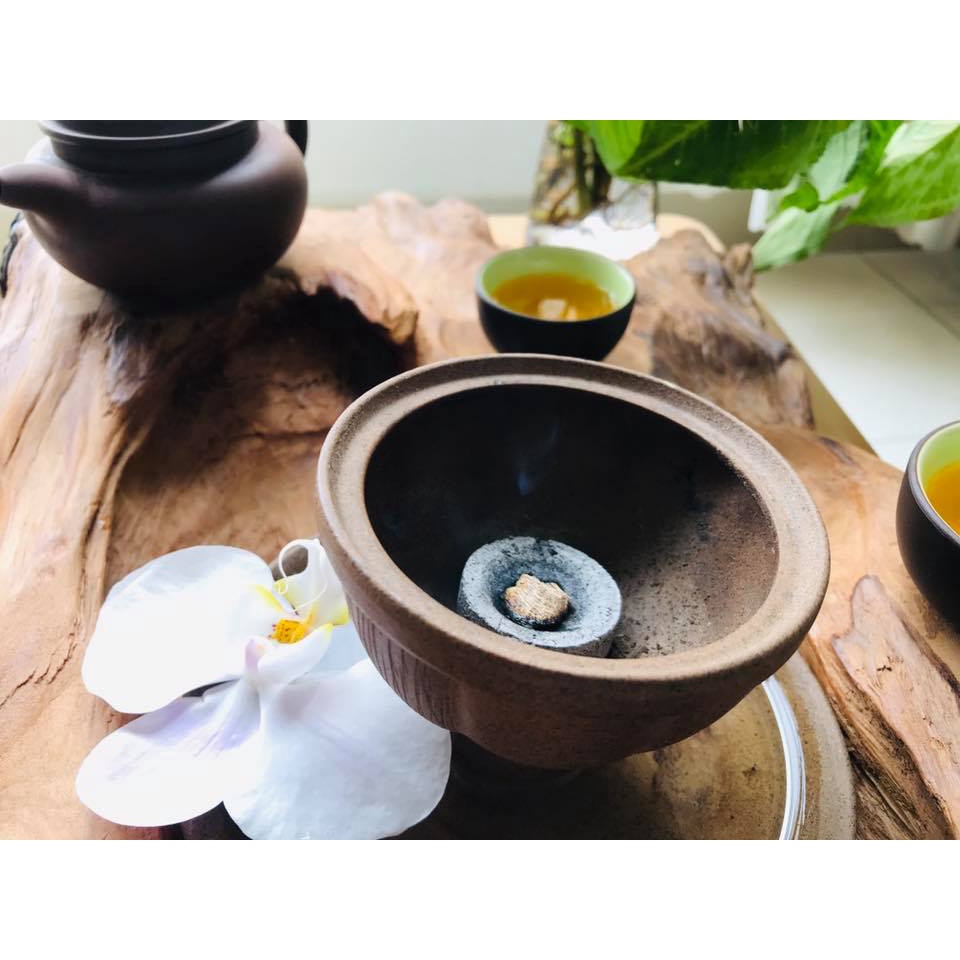 Than hoạt tính dạng viên đốt Xông Trầm Hương, Thảo Mộc, Gói 10 Viên, Ít Khói, Không Mùi, Mồi Nhanh, Cháy Lâu, Giá Tốt