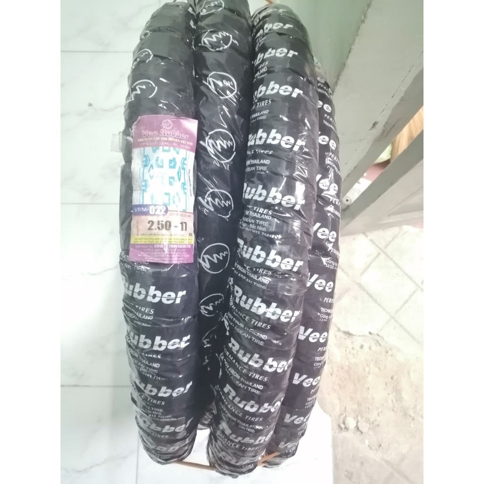 Lốp  xe máy lắp cho xe Honda Future / Wave / Honda Dream 2.50-17 và 2.75-17 VRM 022 Gai chân chó