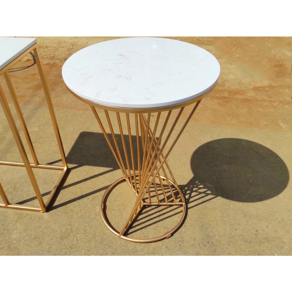 Tab trang trí 3 cánh hoa mặt đá chân sơn tĩnh điện