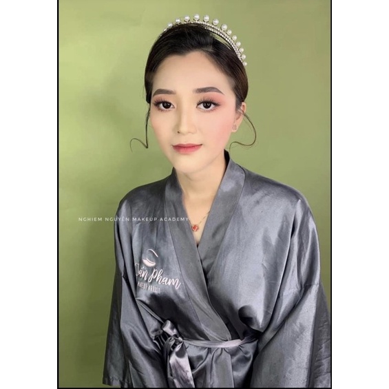 Áo choàng lụa satin màu ghi salon-spa-makeup