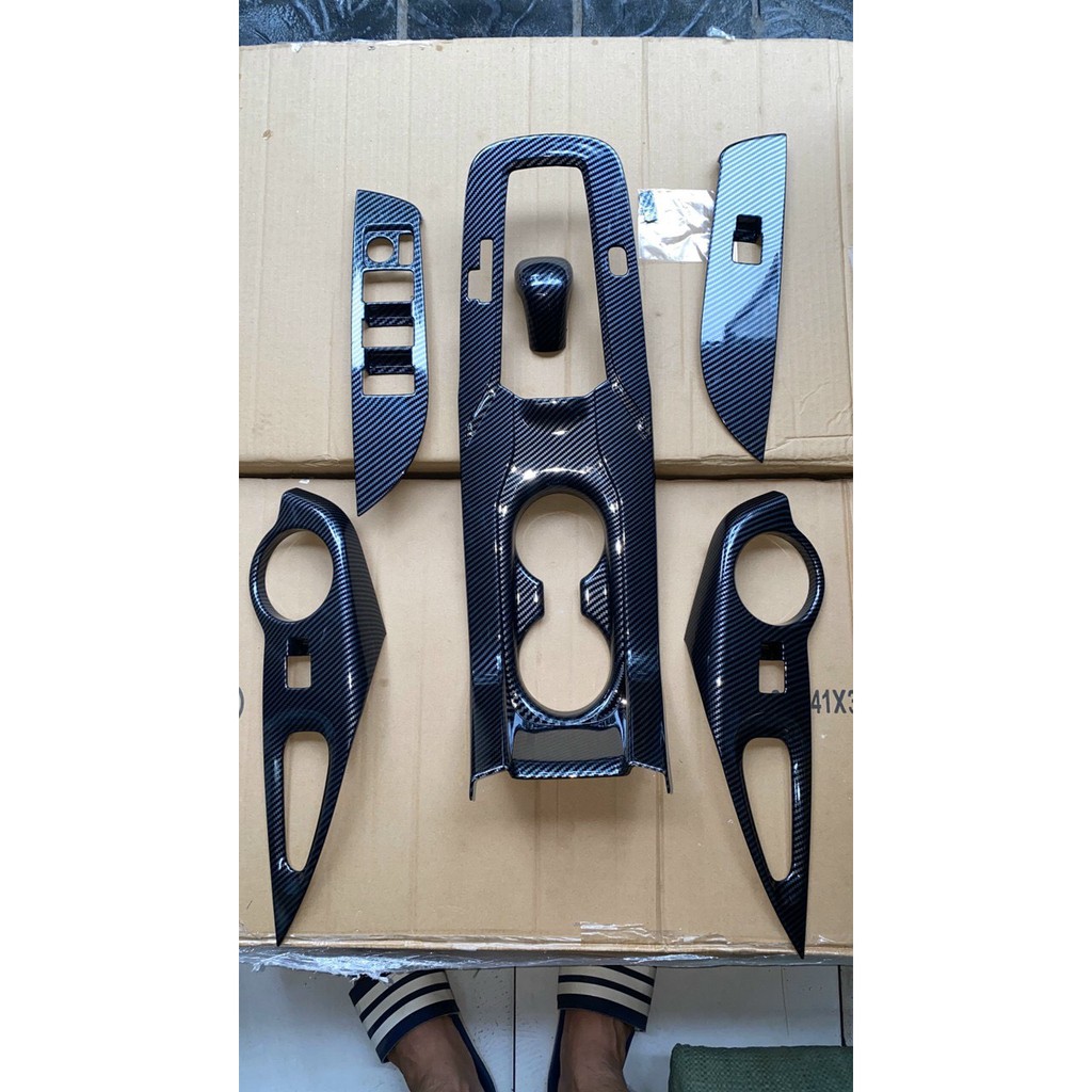 Ốp Nội Thất Vân Carbon Toyota Cross -bộ 6 chi tiết *MỚI NHẤT*