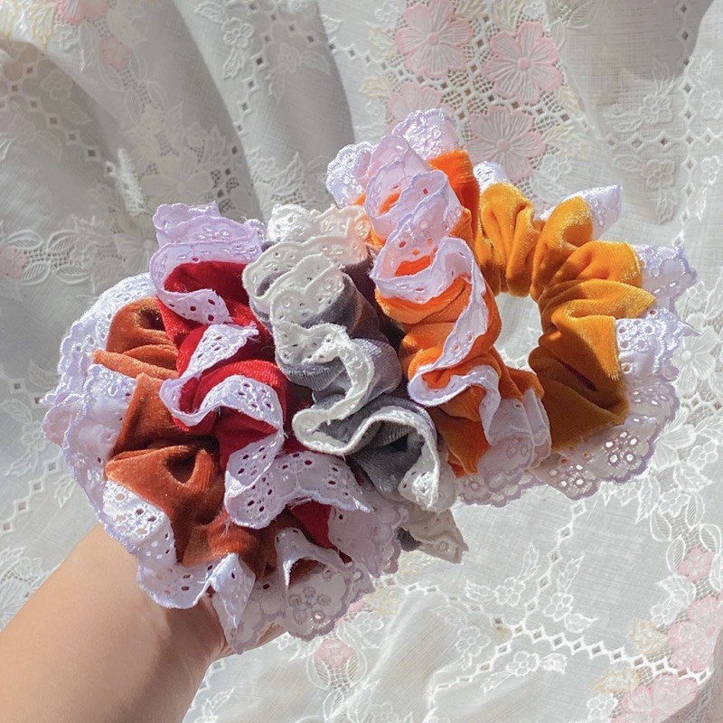 Đồ buộc tóc scrunchies nhung phối ren thiết kế✨