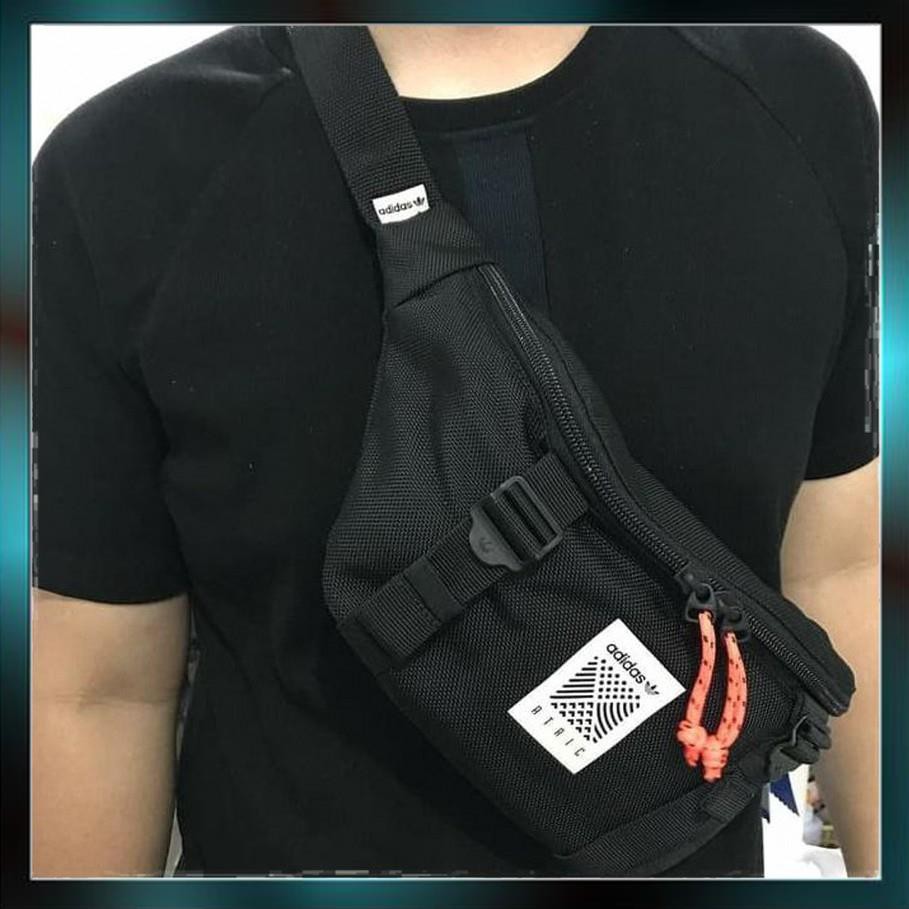 Túi Đeo Chéo Bao Tử Thời Trang Cá Tính Atric Black Bum Bag