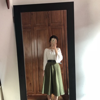 Chân váy kaki kèm thắt lưng da)