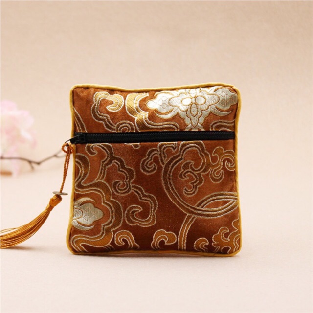 Túi gấm lụa vuông thêu họa tiết nhiều màu kèm đồng xu cổ - MH84
