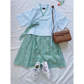 Set hanbok ngắn (áo + chân váy)