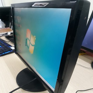 Màn hình samsung 17in vuông cũ đẹp nguyên tem