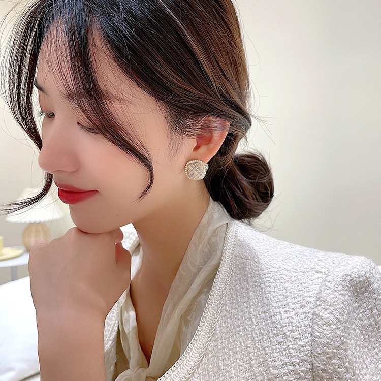 Khuyên Tai Nữ Đính Đá Hình Vuông Sang Trọng