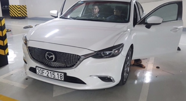 Mặt Ca Lăng Mazda 6 2014 2015 2016 Mẫu Sao Rơi