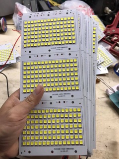 Chip Led. Mắt LED lắp Đèn Pha 100w (DC 28-32v)