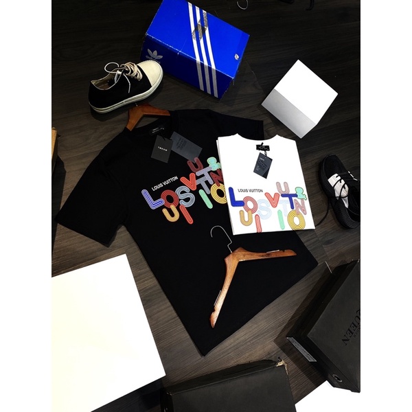 Áo Phông Nam Lv in chữ màu - Áo Thun Lv Hot Tren 2022 thun cotton co giản 4 chiều cao cấp giá rẻ mùa hè