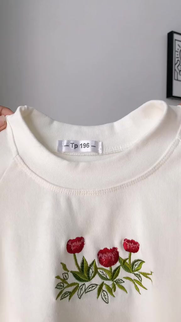 [Mã FATREND02 giảm đến 30k đơn 99k] Áo Thun Baby Tee Thêu Hoa Nữ Unisex Local Brand | BigBuy360 - bigbuy360.vn