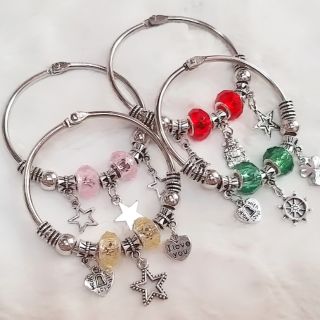 Vòng tay kiềng 2 hạt màu mux phụ kiện treo. 40k